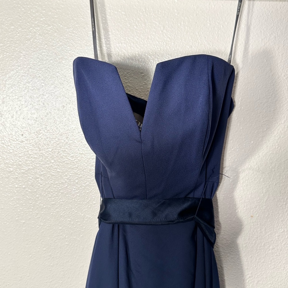 VERA WANG 'White' Bridesmaid Prom V-Wire Crepe Mermaid Dress midnightblue
Size 2 - Picture 14 of 17